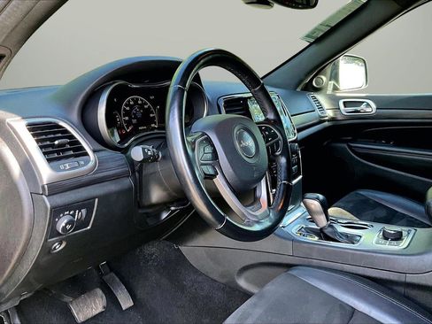 Certified 2022 Jeep Grand Cherokee Laredo X AWD/4WD image 20