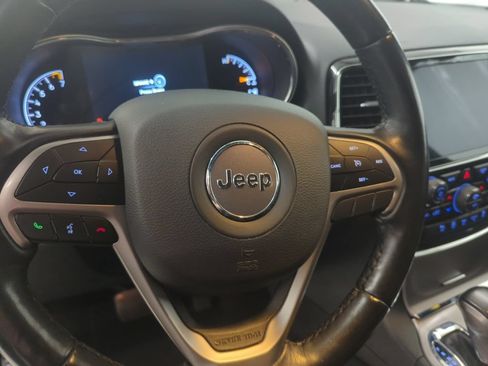 Used 2021 Jeep Grand Cherokee Laredo X AWD/4WD image 19