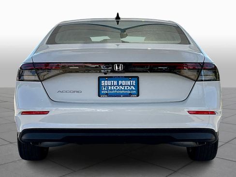 New 2025 Honda Accord SE image 4
