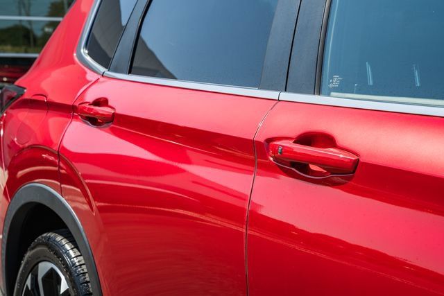 Used 2022 Mitsubishi Outlander SE AWD/4WD image 17