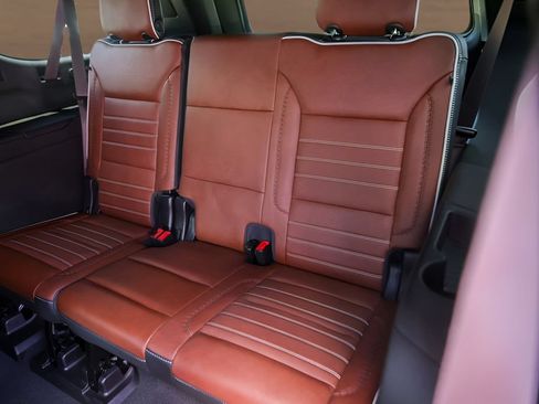 Used 2023 GMC Yukon XL Denali Ultimate AWD/4WD image 26