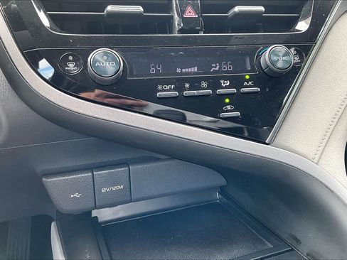 Used 2023 Toyota Camry LE AWD/4WD image 36
