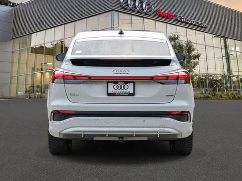Used 2023 Audi Q4 e-tron Prestige AWD/4WD image 3