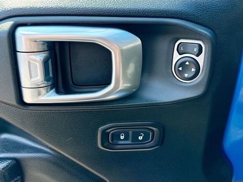 Used 2022 Jeep Wrangler Unlimited Sport S image 19