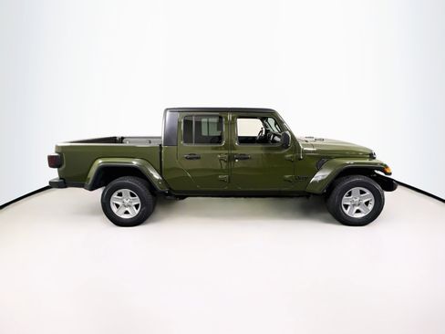 Used 2023 Jeep Gladiator Sport image 4