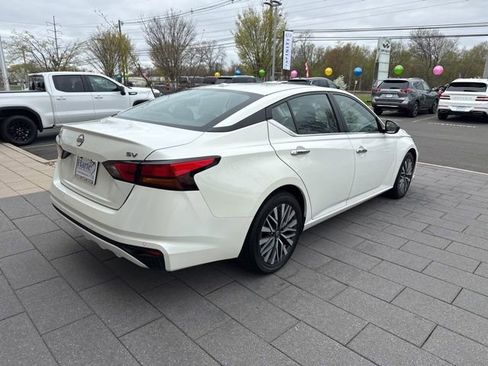 Used 2024 Nissan Altima 2.5 SV FWD image 8