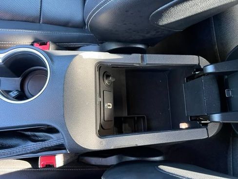 Used 2022 Ford Mustang Premium RWD image 27