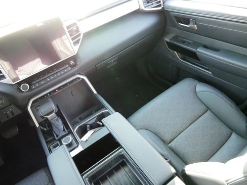 Used 2025 Toyota Tundra Limited image 11