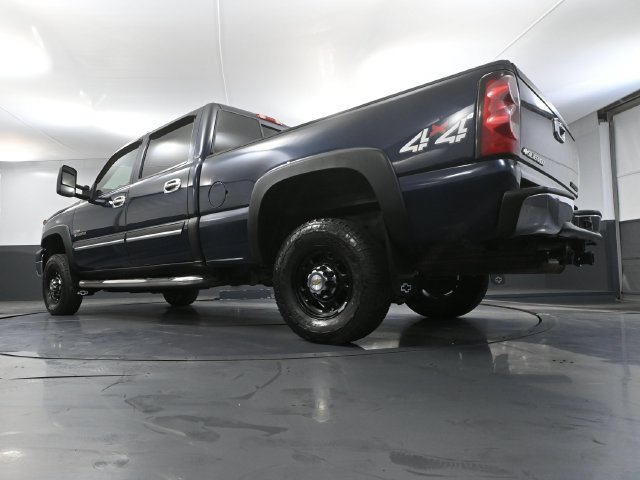 Used 2005 Chevrolet Silverado 2500 LS w/ Heavy-Duty Power Package AWD/4WD image 42