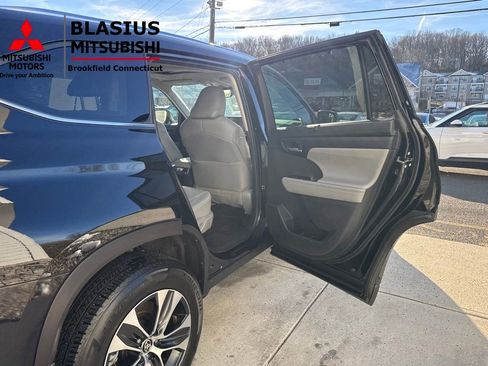 Used 2021 Toyota Highlander XLE image 20