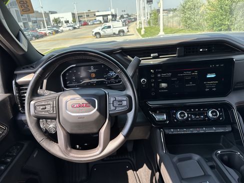 Used 2024 GMC Sierra 2500 AT4 w/ AT4 Premium Plus Package AWD/4WD image 17