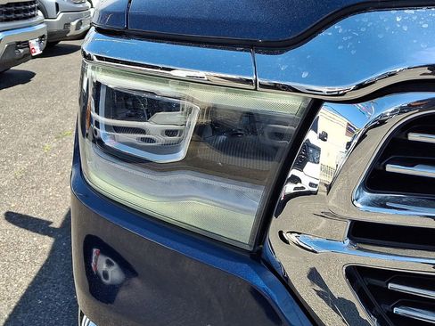 Used 2023 RAM 1500 Laramie AWD/4WD image 8