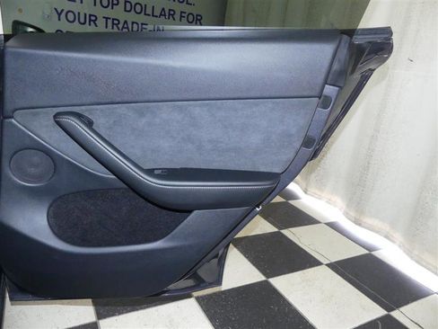 Used 2023 Tesla Model Y AWD image 24