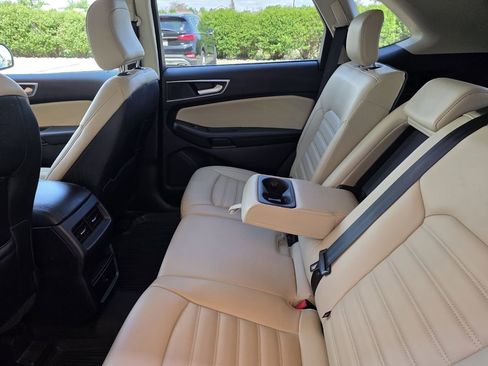 Used 2023 Ford Edge SEL AWD/4WD image 16