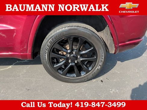 Used 2020 Jeep Grand Cherokee Altitude AWD/4WD image 18