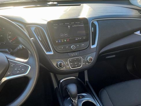 Used 2024 Chevrolet Malibu LT image 9