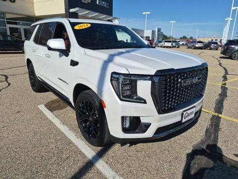 Used 2024 GMC Yukon Denali Ultimate AWD/4WD image 2
