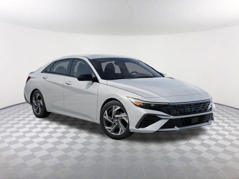 New 2026 Hyundai Elantra SEL Sport Premium FWD image 2
