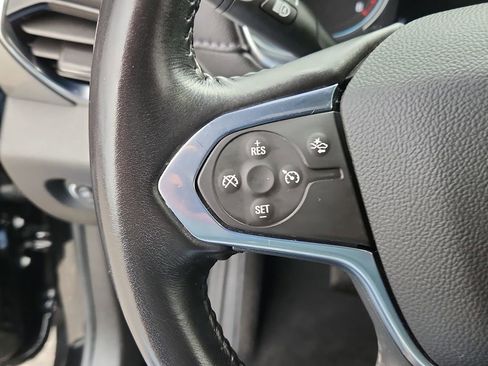 Used 2022 Chevrolet Traverse LT image 23