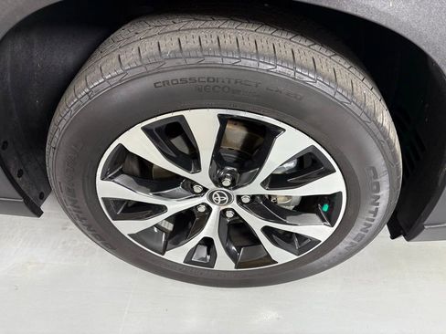 Used 2024 Toyota Grand Highlander AWD Hybrid image 13