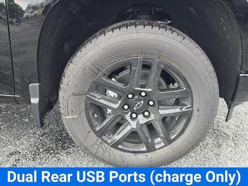 New 2026 Chevrolet Silverado 1500 Custom w/ LPO, Dark Essentials Package AWD/4WD image 33