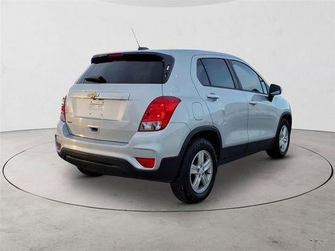 Used 2021 Chevrolet Trax LS w/ Tint and Cruise Package image 6