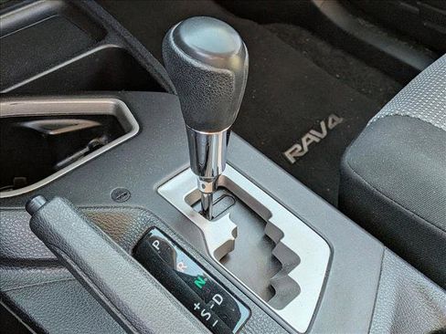 Used 2017 Toyota RAV4 XLE FWD image 9