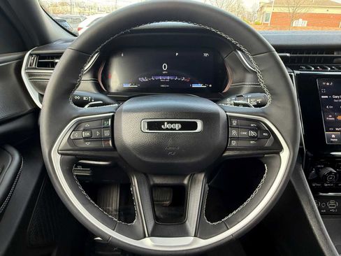 Certified 2023 Jeep Grand Cherokee Altitude image 19