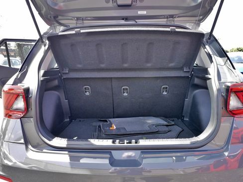 Used 2025 Hyundai Venue SE FWD image 16