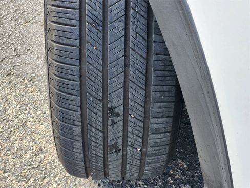 Used 2020 Ford Explorer Limited image 10