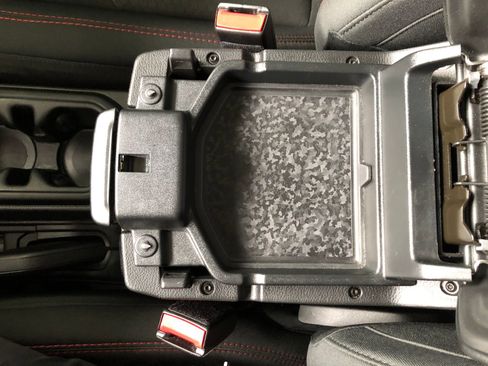 Used 2022 Jeep Wrangler Unlimited Rubicon w/ Steel Bumper Group image 20