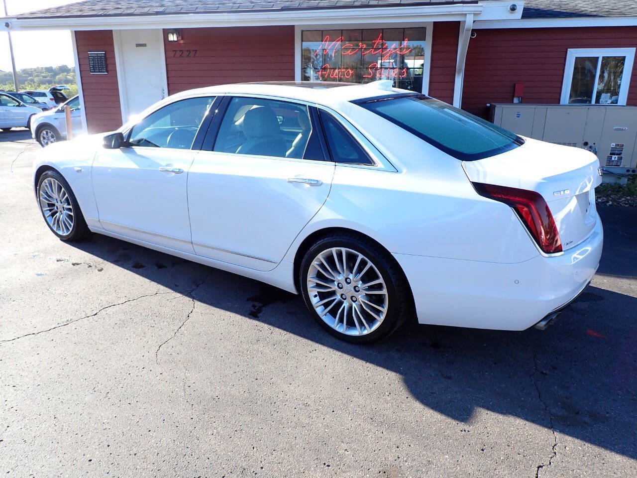 Used 2017 Cadillac CT6 Premium Luxury w/ Active Chassis Package AWD/4WD image 4