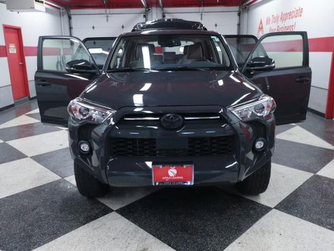 Used 2024 Toyota 4Runner SR5 Premium w/ Moonroof Package AWD/4WD image 29