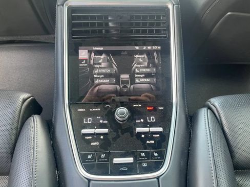 Used 2018 Porsche Panamera Turbo S AWD/4WD image 28