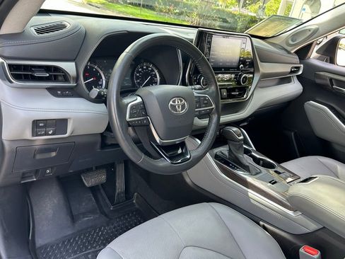 Used 2021 Toyota Highlander Limited image 50