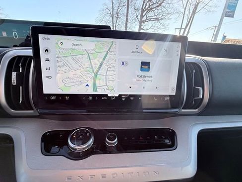 Used 2025 Ford Expedition Max Active image 24