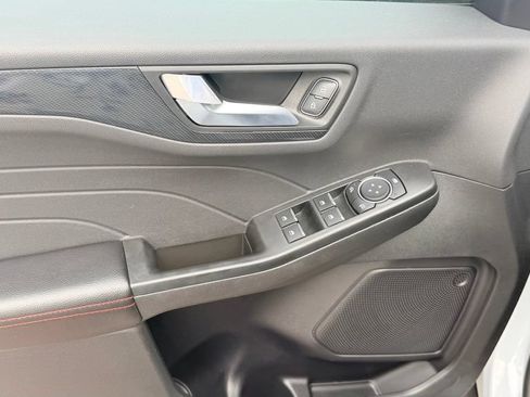 Used 2025 Ford Escape ST-Line FWD image 16