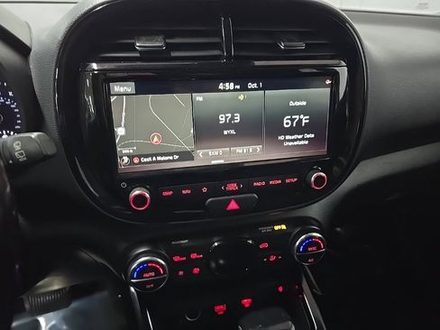 Used 2020 Kia Soul EX image 25