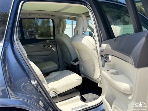 Used 2022 Volvo XC90 T8 Inscription w/ Advanced Package AWD/4WD image 36