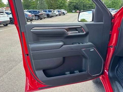 Used 2024 Chevrolet Silverado 1500 LT Trail Boss w/ LT Trail Boss Premium Package AWD/4WD image 16