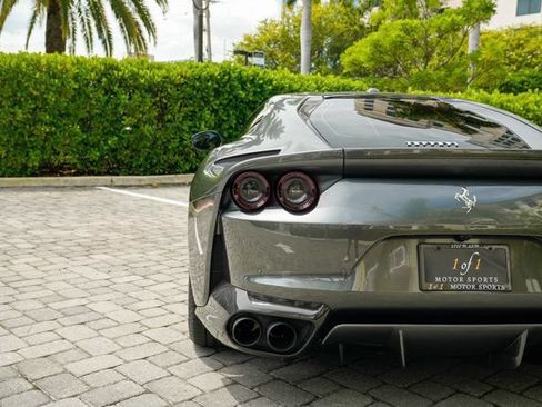 Used 2020 Ferrari 812 Superfast RWD image 28