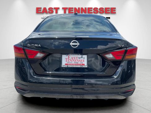 Used 2024 Nissan Altima 2.5 SV FWD image 4