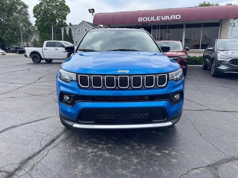 Used 2023 Jeep Compass Limited AWD/4WD image 9