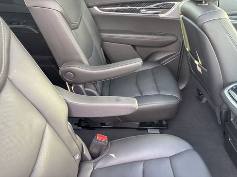 Used 2025 Cadillac XT6 Premium Luxury image 23