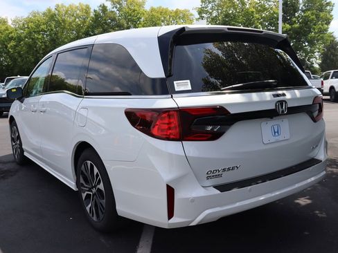 Certified 2026 Honda Odyssey Elite image 3