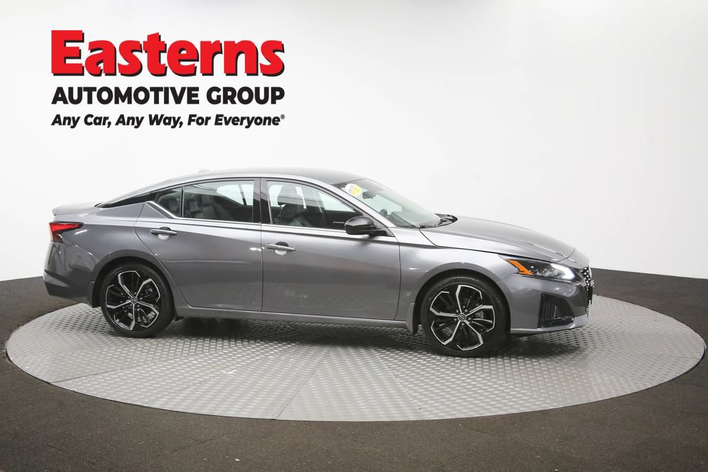 Used 2023 Nissan Altima 2.5 SR FWD image 47