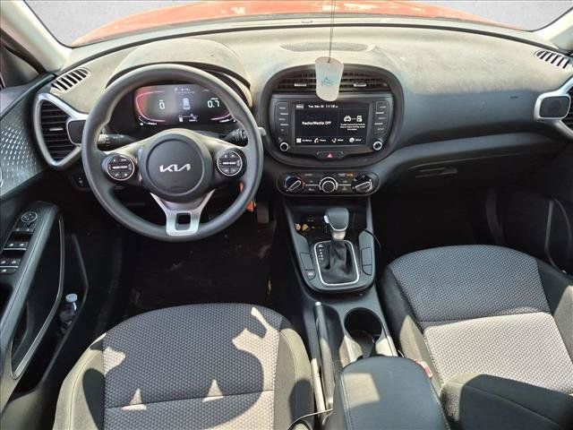 Used 2023 Kia Soul LX FWD image 14