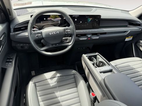 New 2026 Kia EV9 Land w/ Nightfall Edition Package AWD/4WD image 15