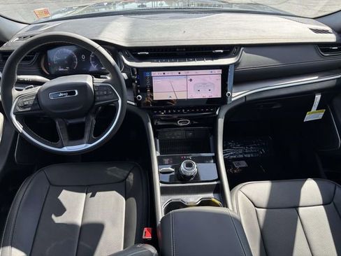 New 2026 Jeep Grand Cherokee L Limited AWD/4WD image 2