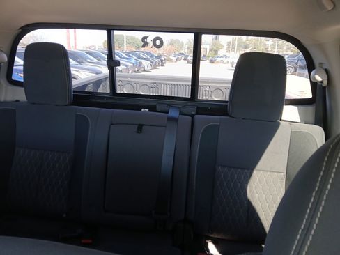 Used 2023 Nissan Titan SV w/ Accessory Utility Package image 18